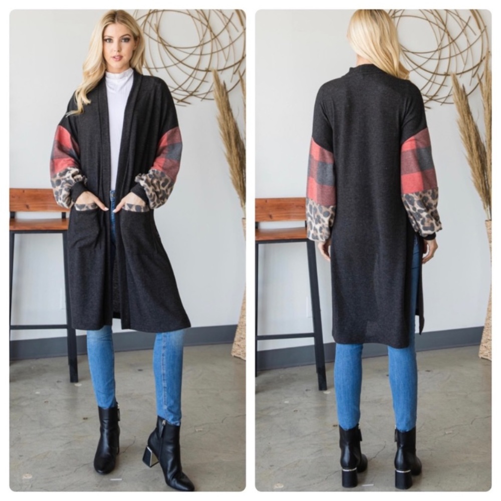 NEW Long Body Leopard & Buffalo Plaid Cardigan With Pockets - Picture 2 of 4